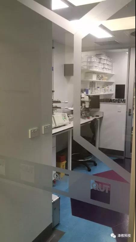 澤攸科技原位TEM系統(tǒng)在澳大利亞昆士蘭理工大學(xué)(圖2) 澤攸科技原位TEM系統(tǒng)在澳大利亞昆士蘭理工大學(xué)現(xiàn)場驗收